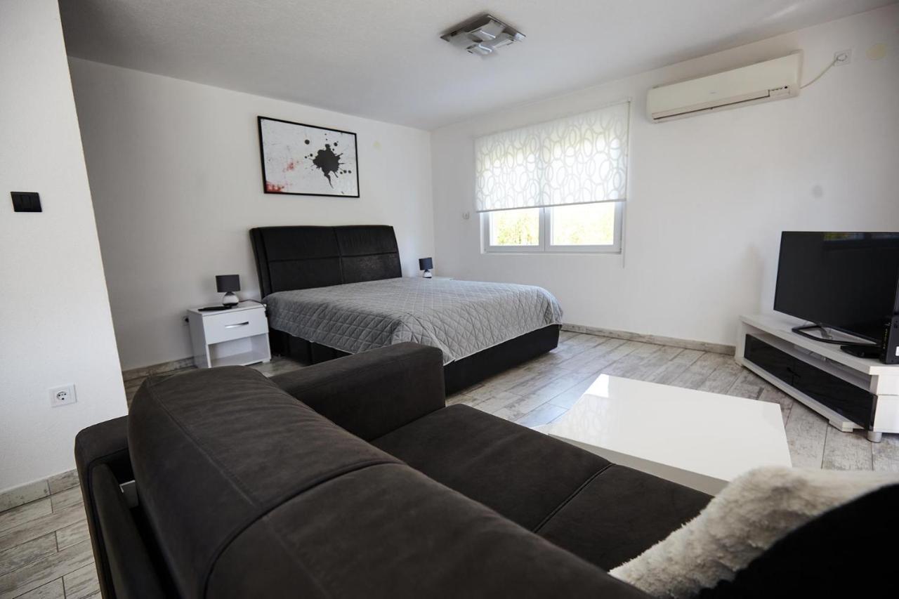 Apartment Azulmburgo Vrnjačka Banja Buitenkant foto