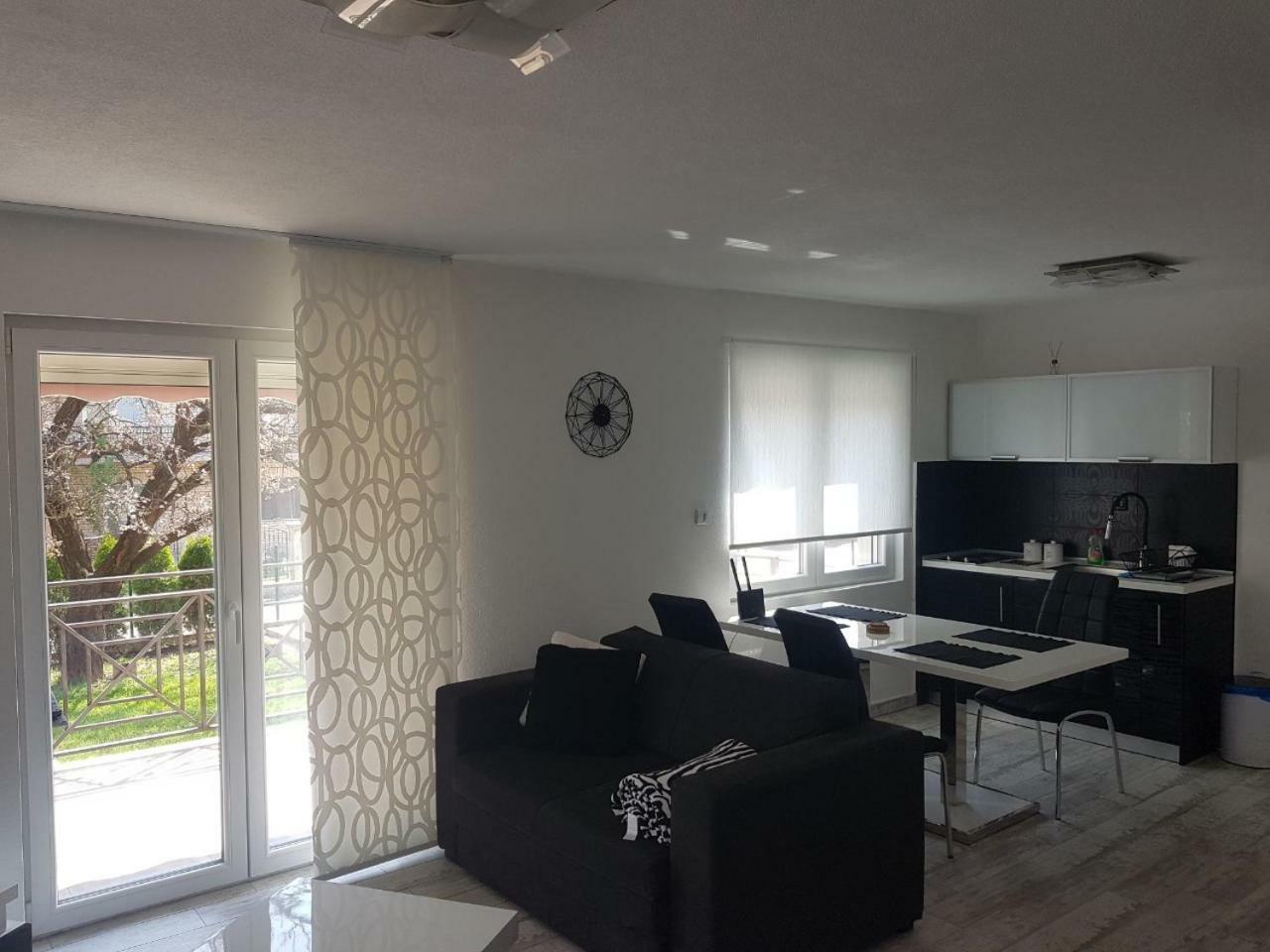 Apartment Azulmburgo Vrnjačka Banja Buitenkant foto